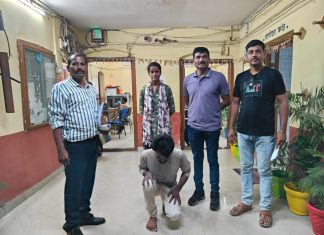 अल्पवयीन मुलीस पळून नेणारे पोलिसांच्या ताब्यात