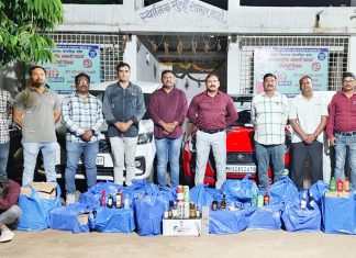 दारू तस्करांवर स्थानिक गुन्हे शाखेची धडाकेबाज कारवाई