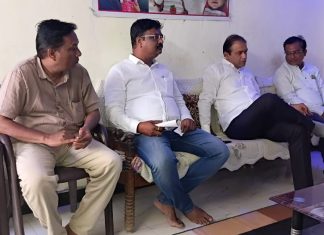 पालकमंत्री डॉ. पंकज भोयर यांची एकनाथ चौधरी यांच्या निवासस्थानी सांत्वनभेट