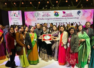सेवाग्राम OBGY सोसायटीला AICOG, दिल्ली येथे FOGSI अध्यक्षांचा मानाचा फिरता चषक