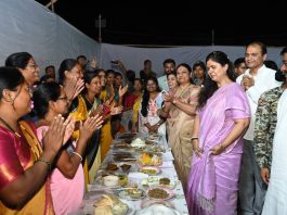 सालोड (हि.) येथे महिला शेतकऱ्यांचा गौरव; २५ कोटींच्या विकासकामांचे भूमिपूजन