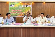 हिंगणघाटात बैठकींचा धडाका; शेतरस्ते, घरकुल अन् कामगार योजनांना गती